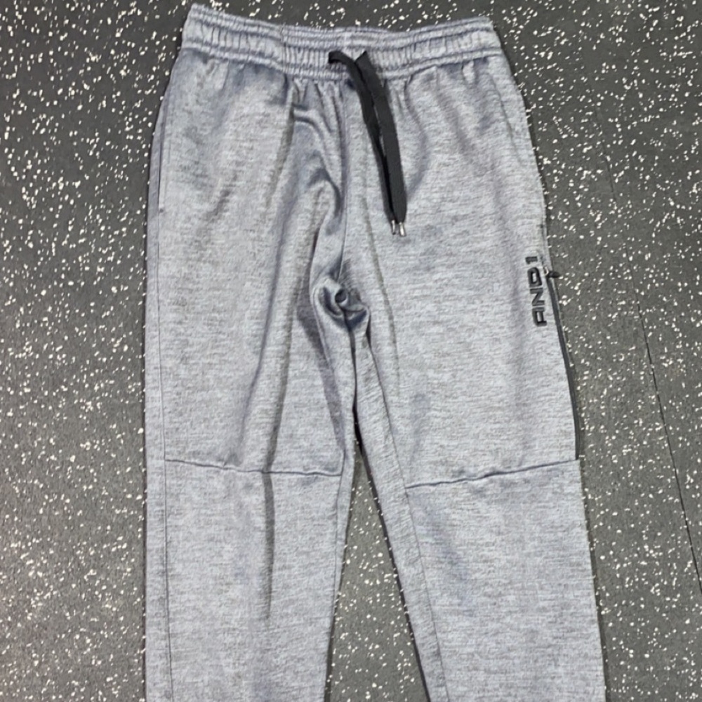 And 1 Grey ‘Ankle zip’ sweatpants